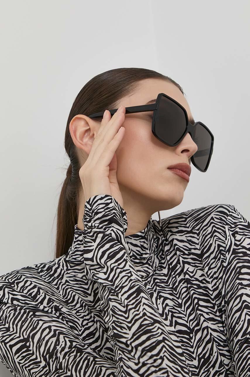 Saint Laurent Слънчеви очила Betty в черно - Pepit.bg