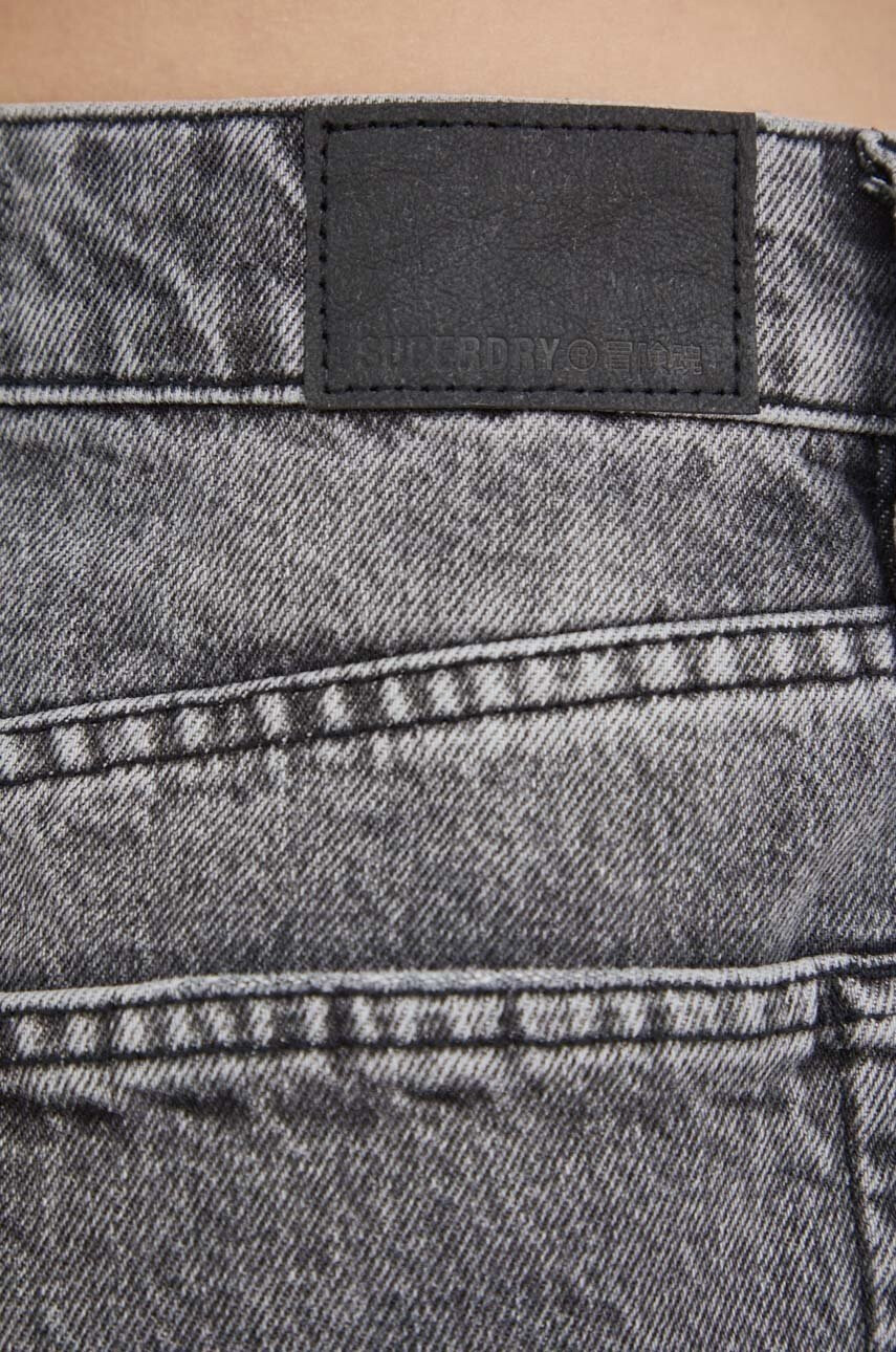 Superdry Дънкова пола в сиво къс модел със стандартна кройка - Pepit.bg