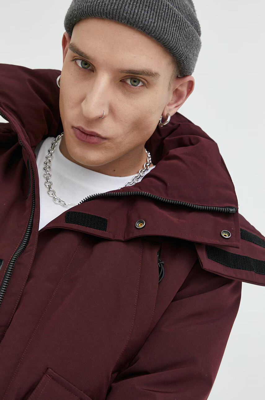 Superdry Яке в бордо със зимна изолация - Pepit.bg