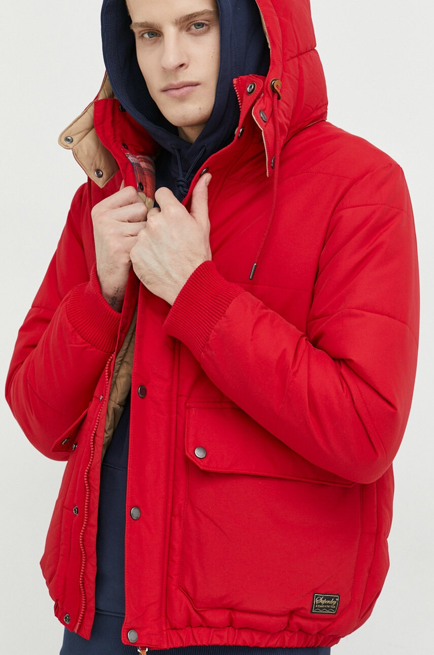 Superdry Яке в червено със зимна изолация - Pepit.bg