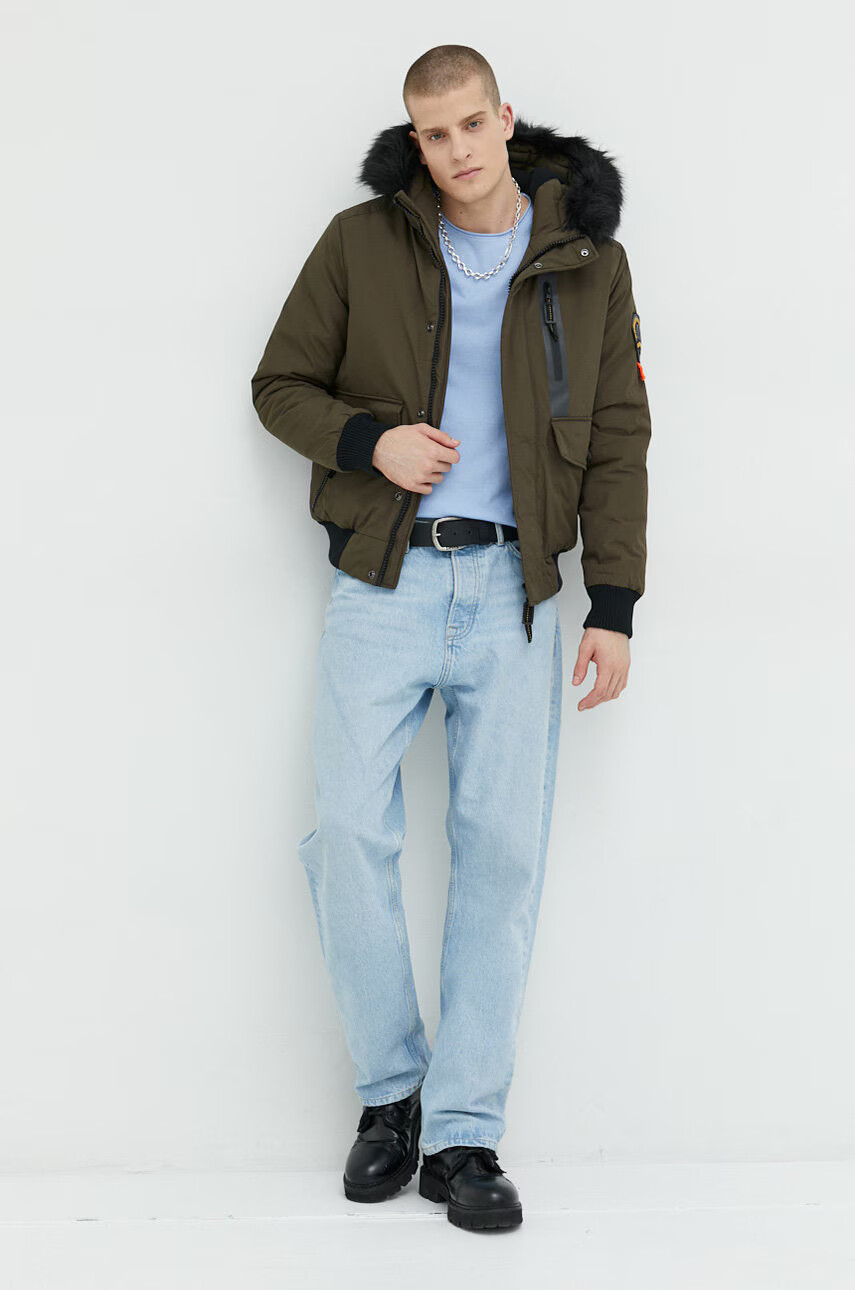 Superdry Яке в зелено със зимна изолация - Pepit.bg