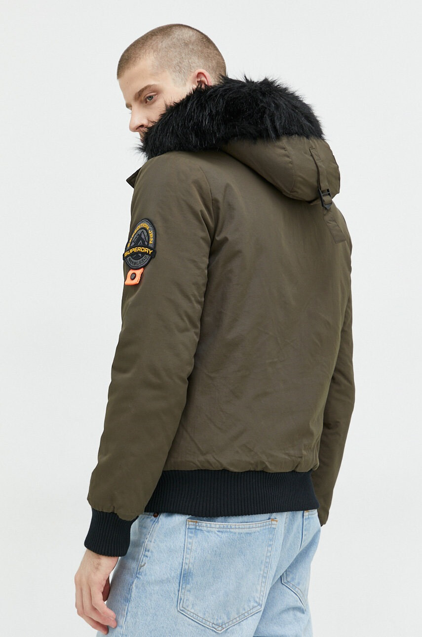 Superdry Яке в зелено със зимна изолация - Pepit.bg