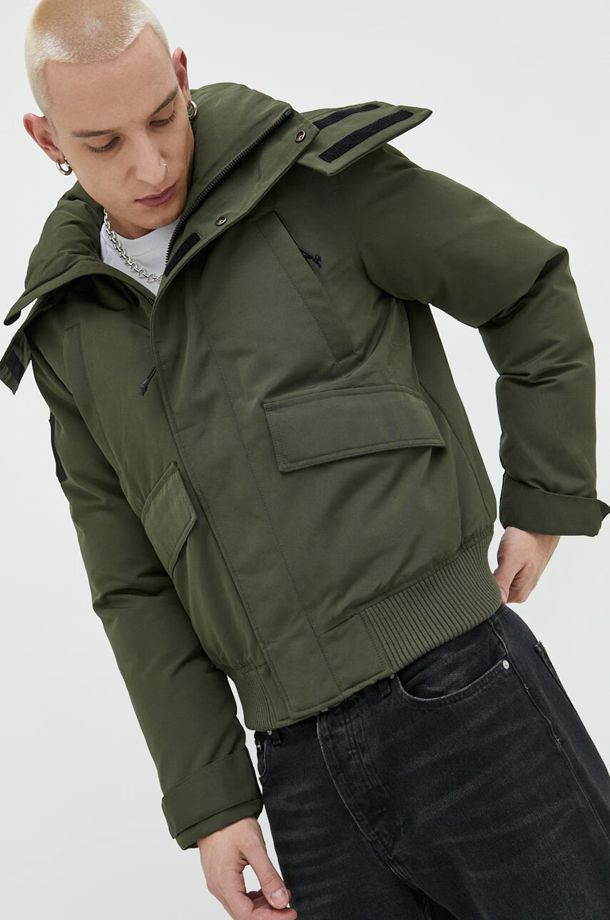 Superdry Яке в зелено със зимна изолация - Pepit.bg