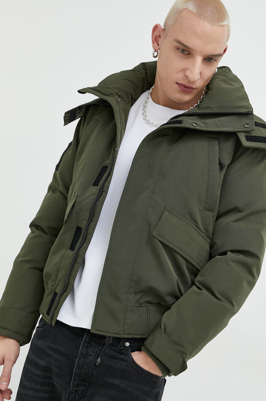 Superdry Яке в зелено със зимна изолация - Pepit.bg