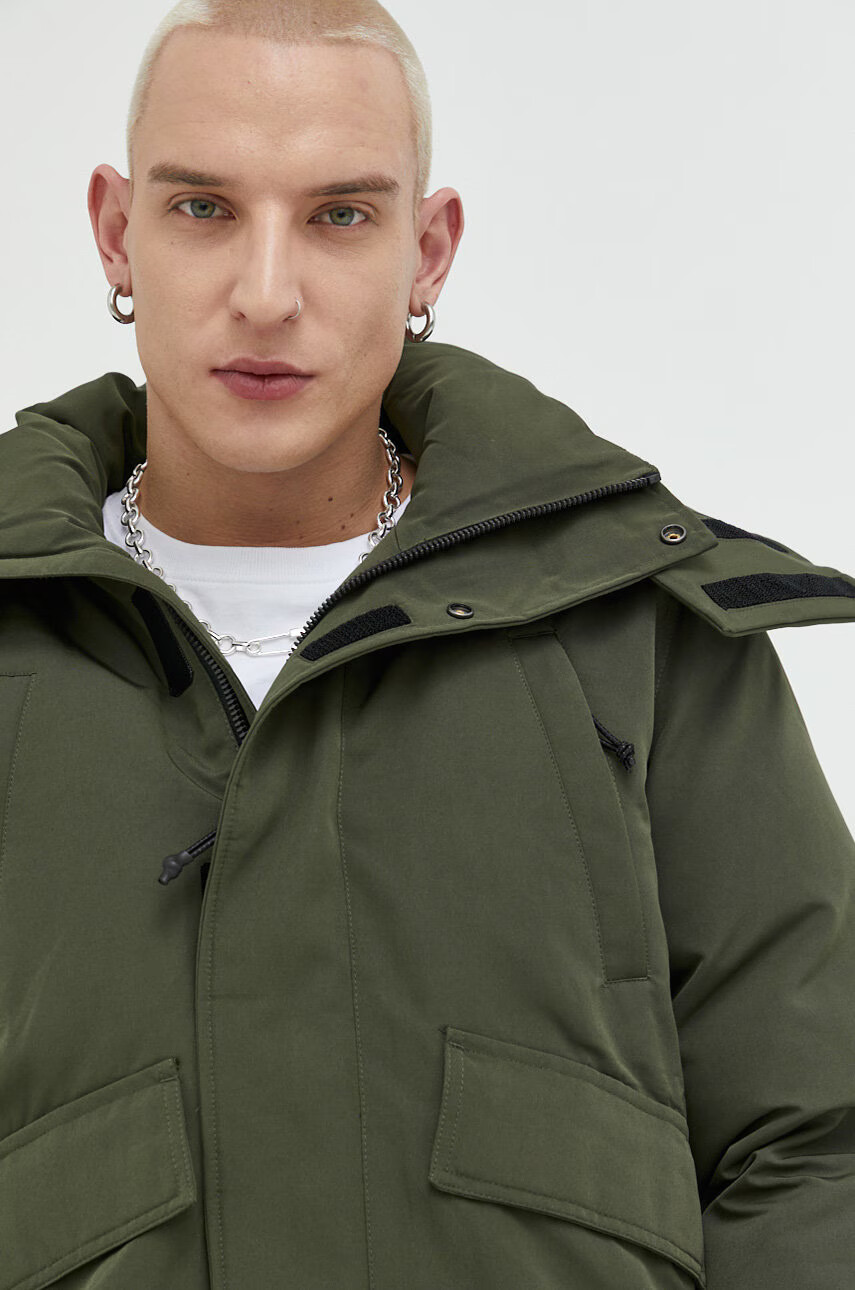 Superdry Яке в зелено със зимна изолация - Pepit.bg