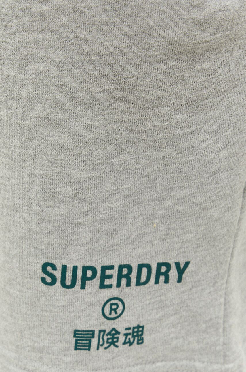 Superdry Къс панталон в сиво меланж на - Pepit.bg