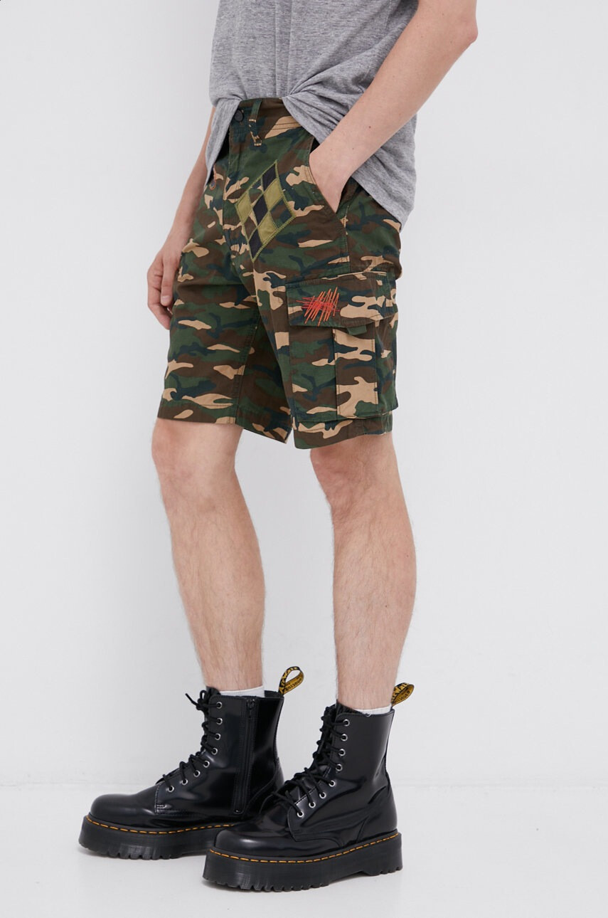 Superdry Къси панталони - Pepit.bg