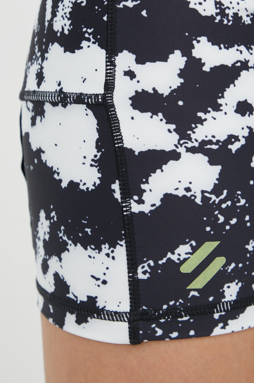 Superdry Къси панталони в черно с десен с висока талия - Pepit.bg