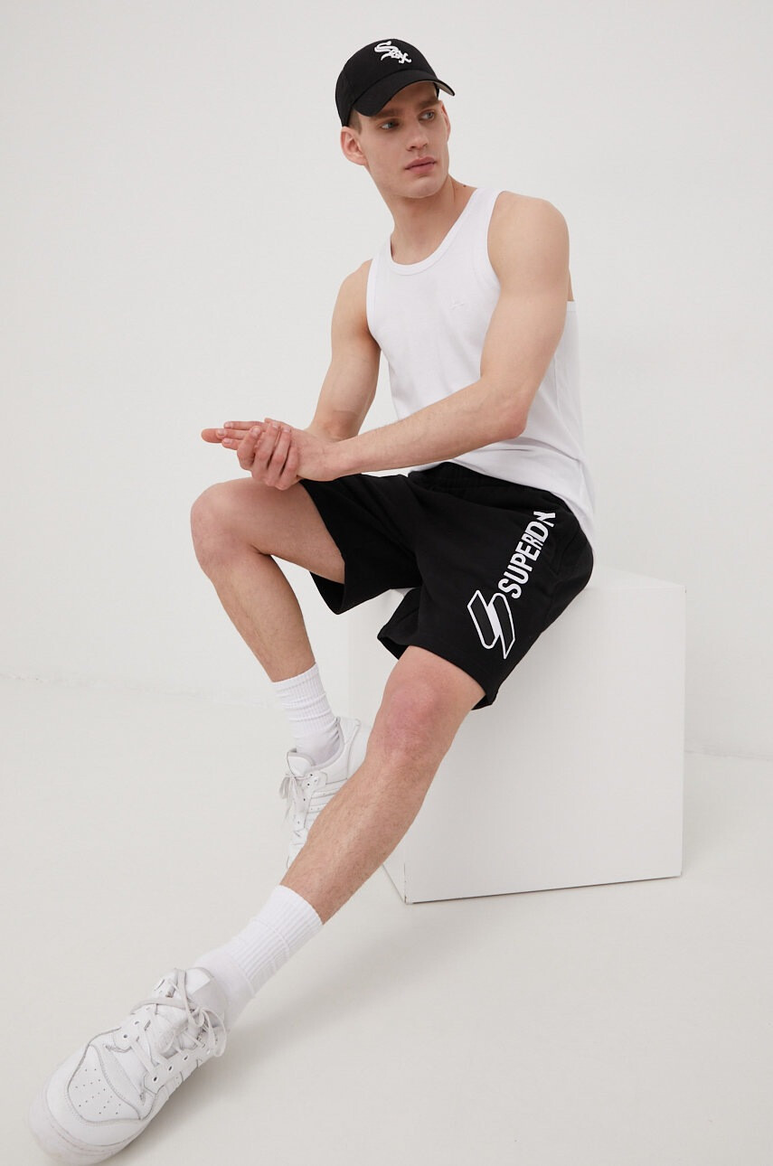 Superdry Памучен къс панталон в черно - Pepit.bg