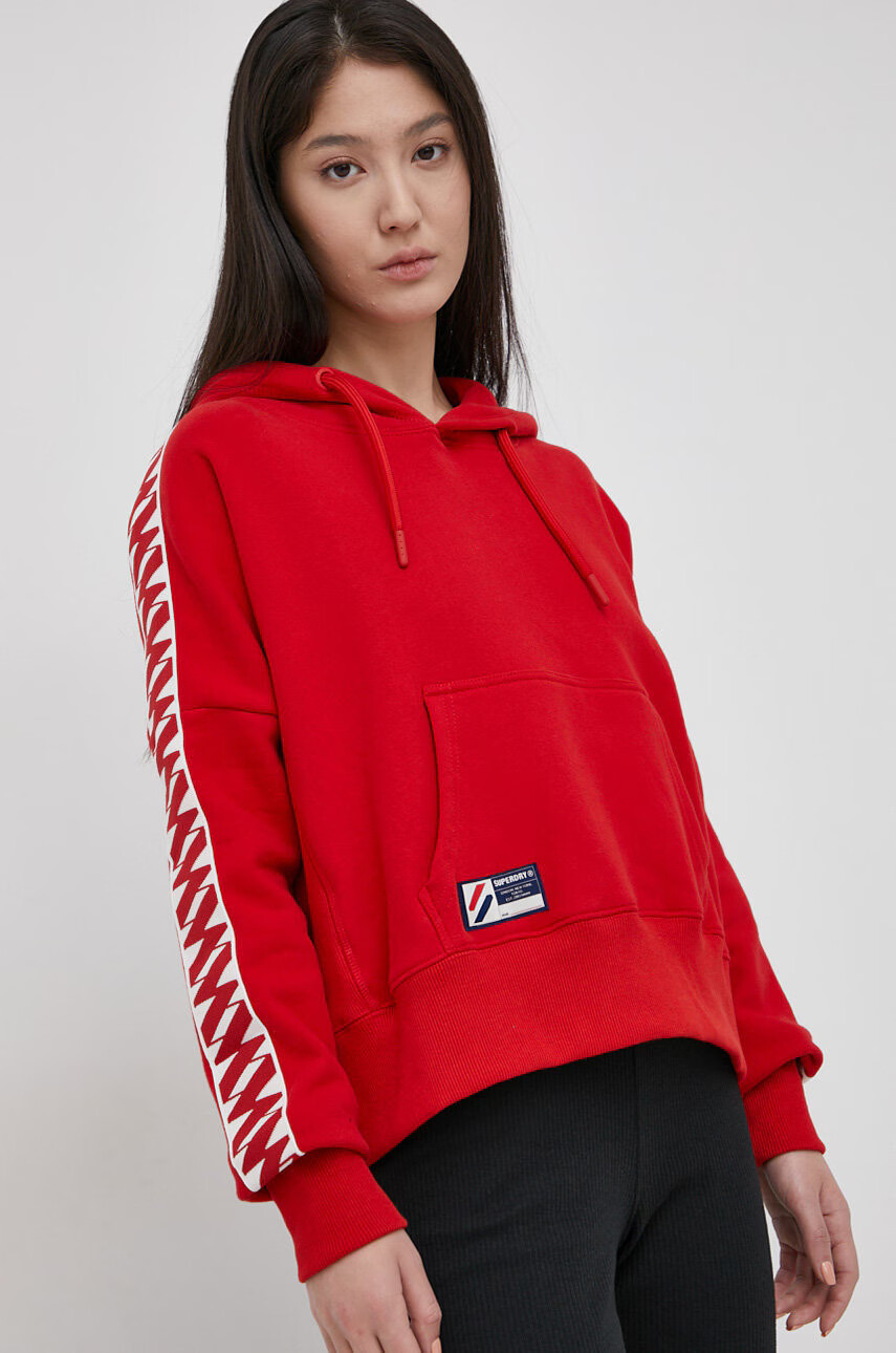 Superdry Памучен суичър дамски в червено с апликация - Pepit.bg