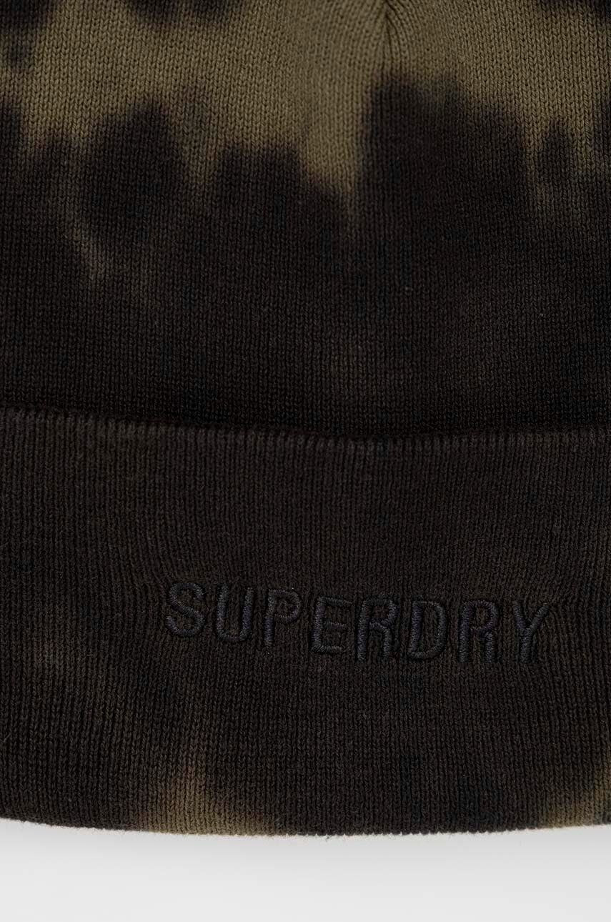 Superdry Памучна шапка в зелено от плътен трикотаж от памук - Pepit.bg