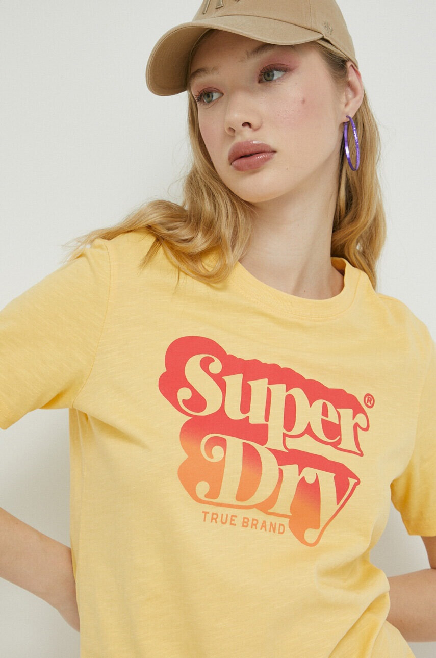 Superdry Памучна тениска в жълто - Pepit.bg