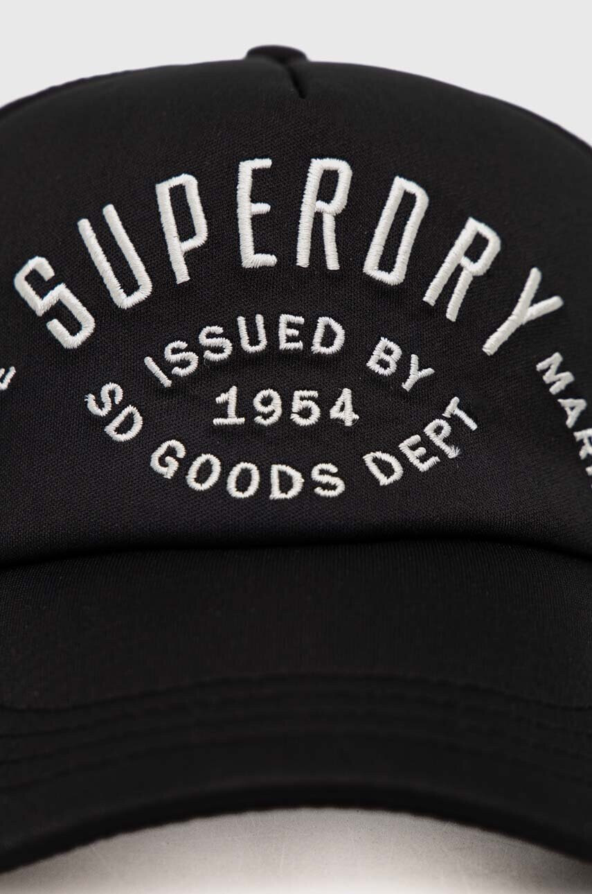 Superdry Шапка с козирка в черно с апликация - Pepit.bg