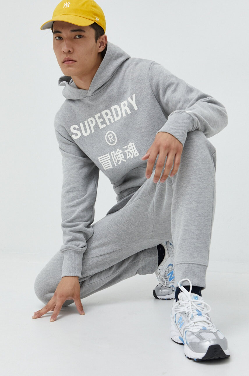 Superdry Суичър в сиво с принт - Pepit.bg
