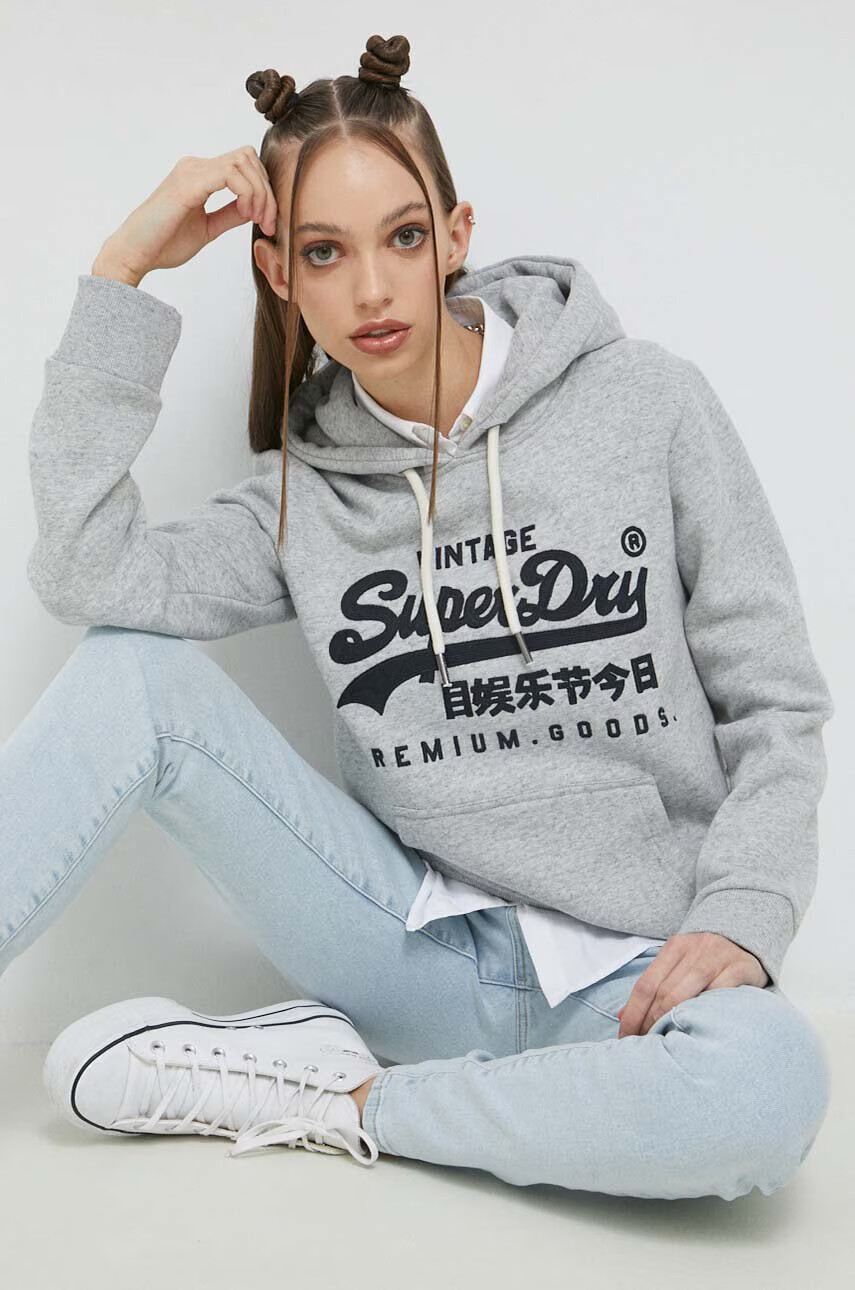 Superdry Суичър в сиво с качулка с апликация - Pepit.bg