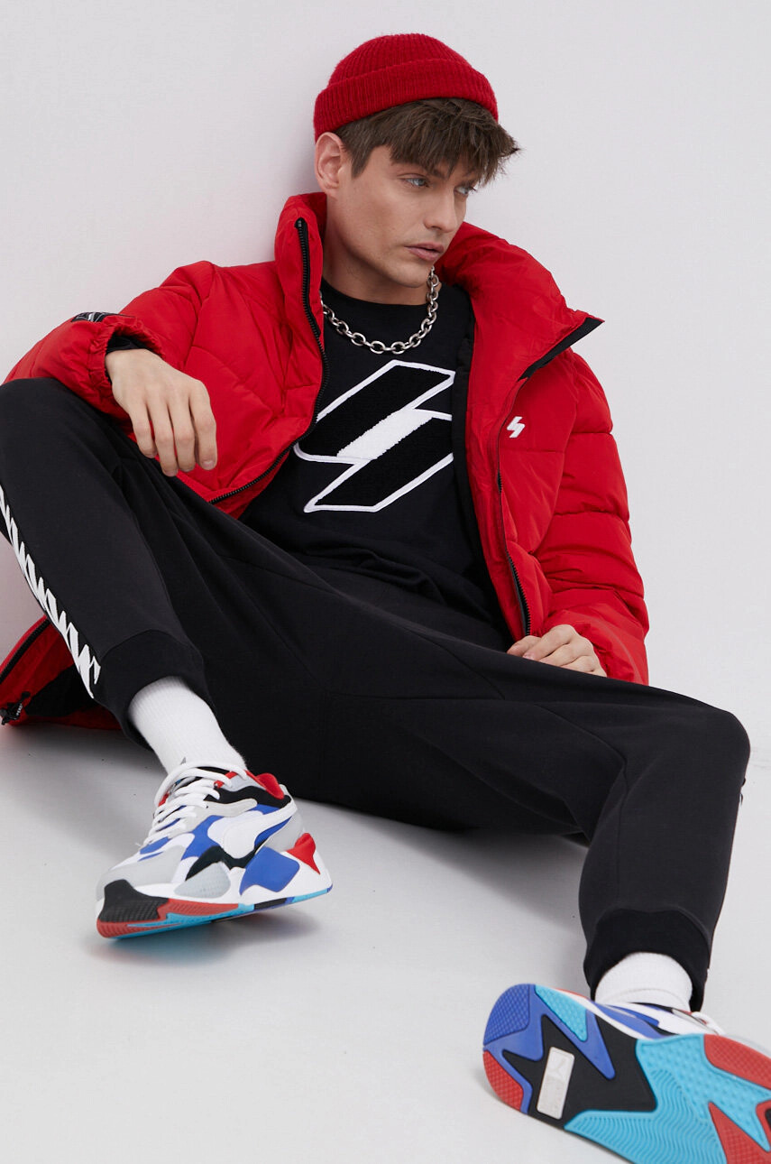 Superdry Яке в червено със зимна изолация - Pepit.bg