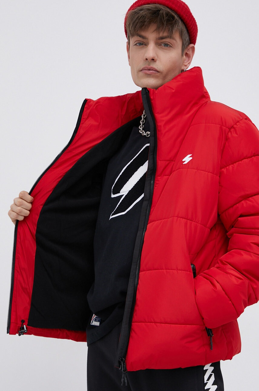 Superdry Яке в червено със зимна изолация - Pepit.bg