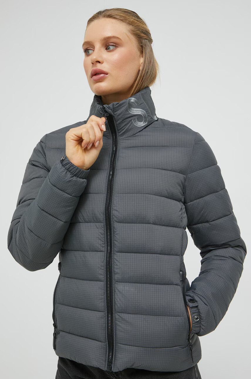 Superdry Яке в сиво с преходна изолация - Pepit.bg