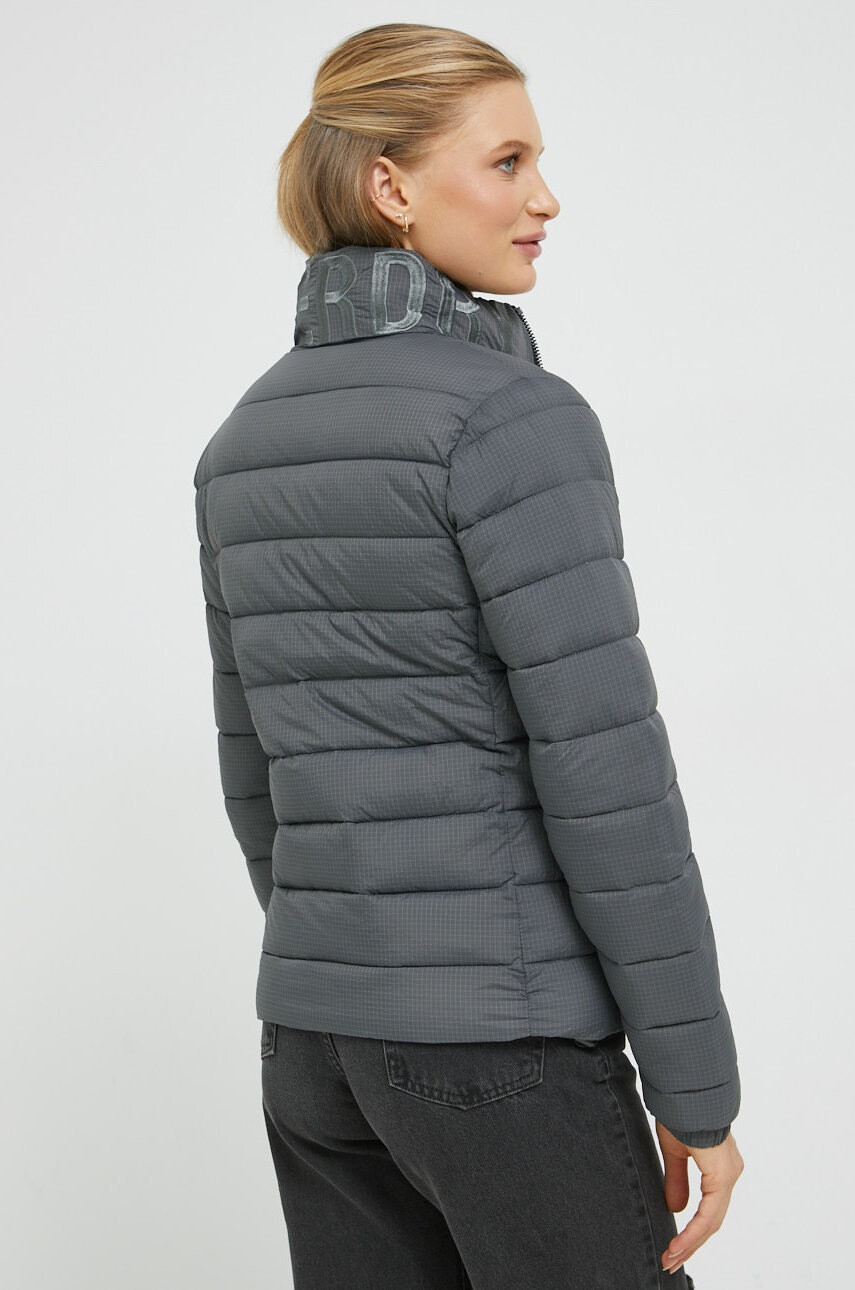 Superdry Яке в сиво с преходна изолация - Pepit.bg