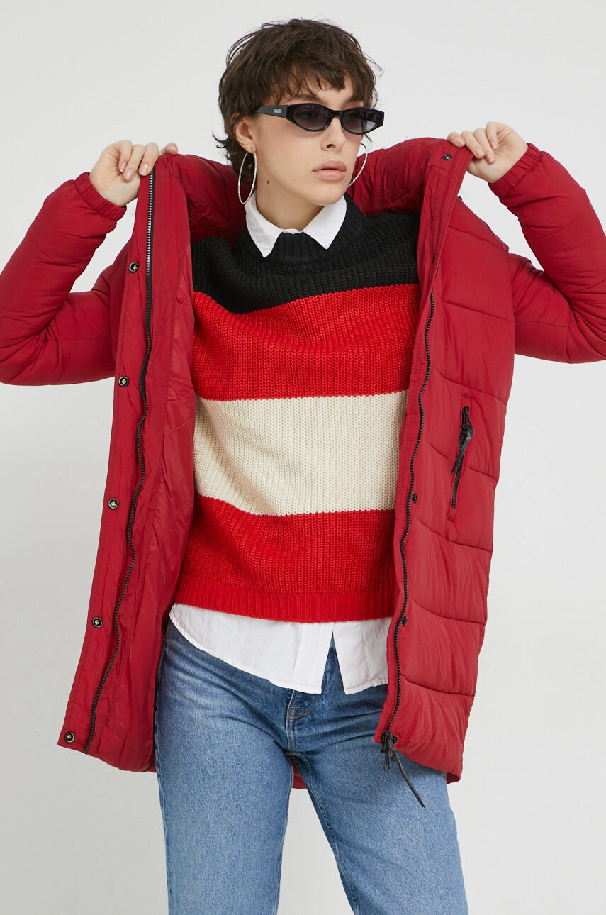 Superdry Яке в червено със зимна изолация - Pepit.bg