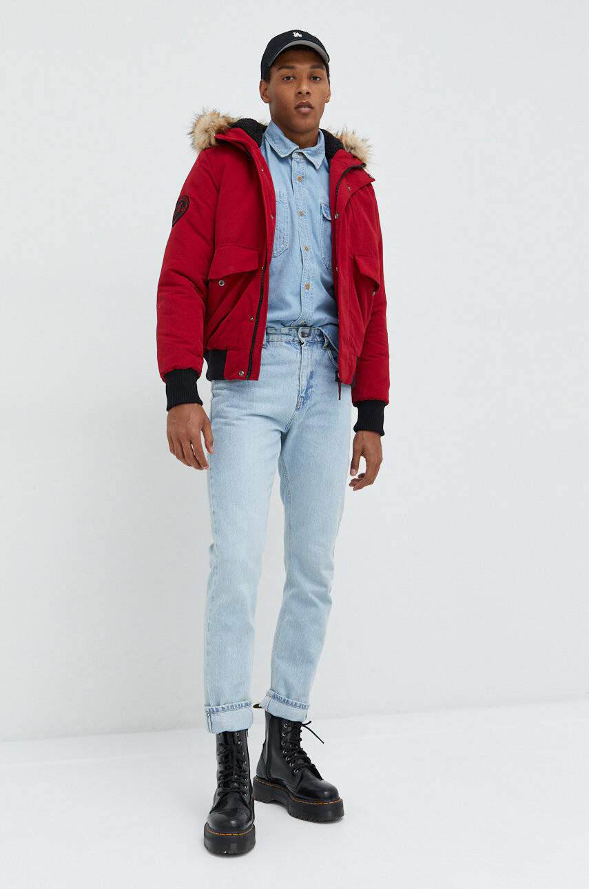 Superdry Яке в червено със зимна изолация - Pepit.bg