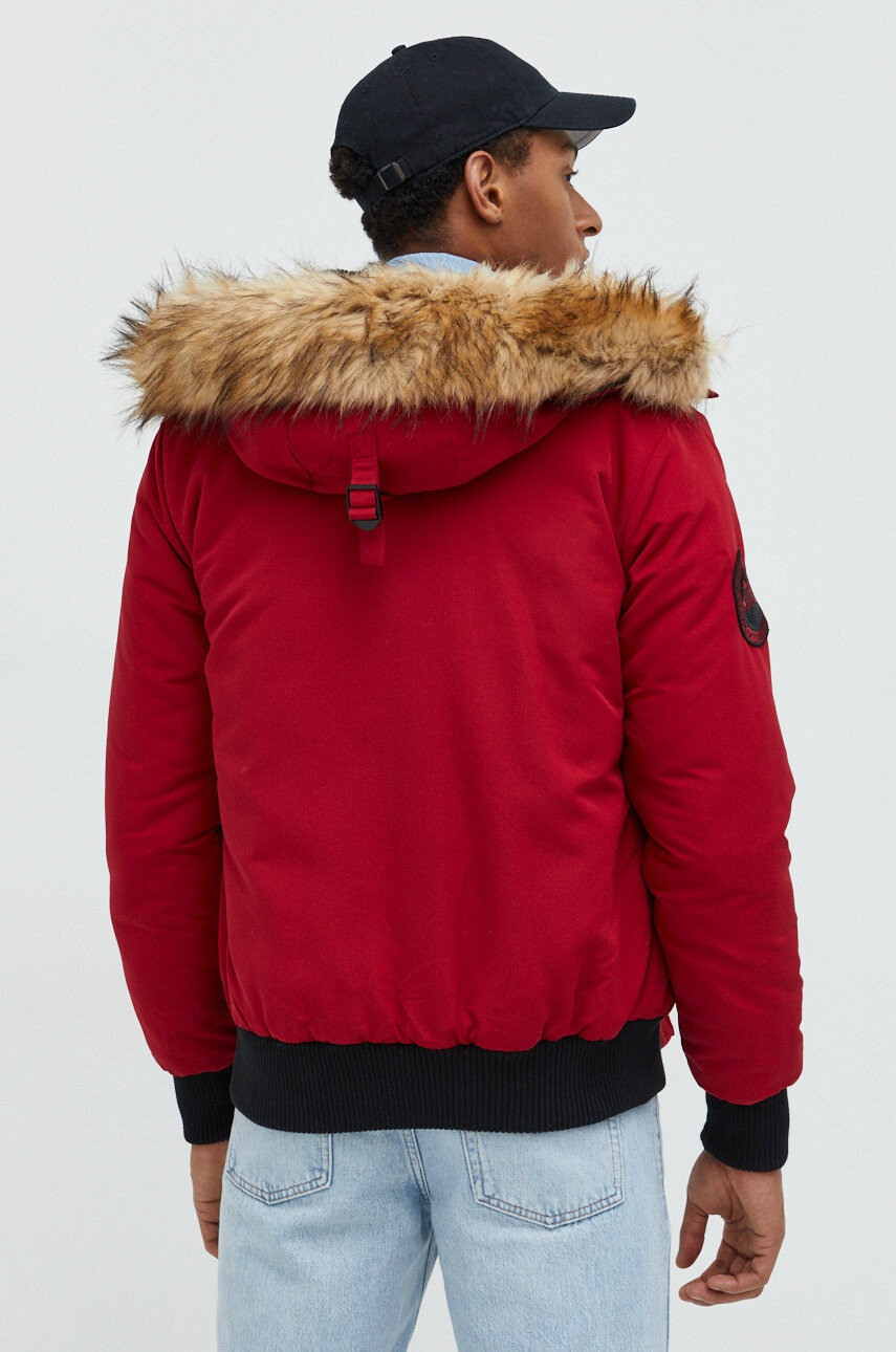 Superdry Яке в червено със зимна изолация - Pepit.bg