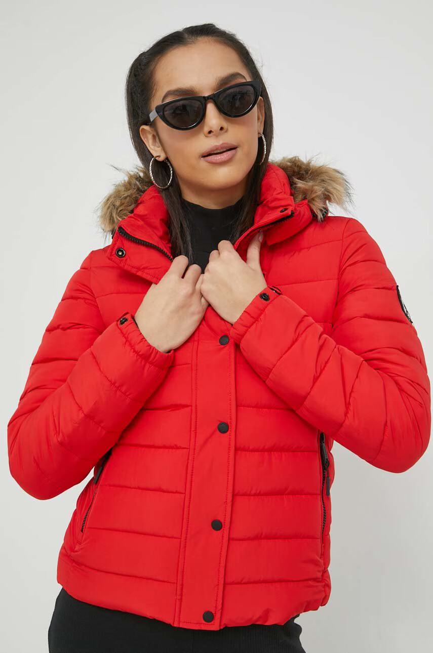 Superdry Яке в червено със зимна изолация - Pepit.bg