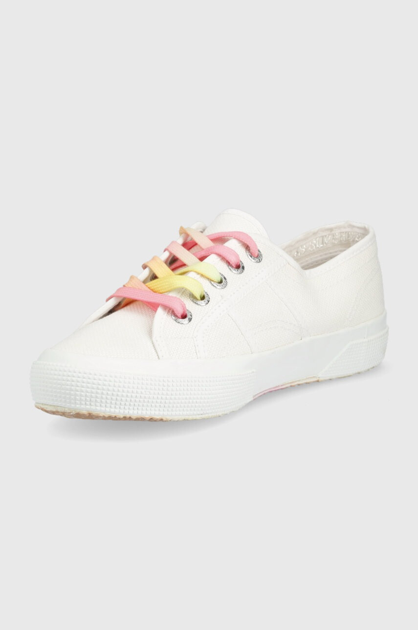 Superga Ниски кецове в бяло - Pepit.bg