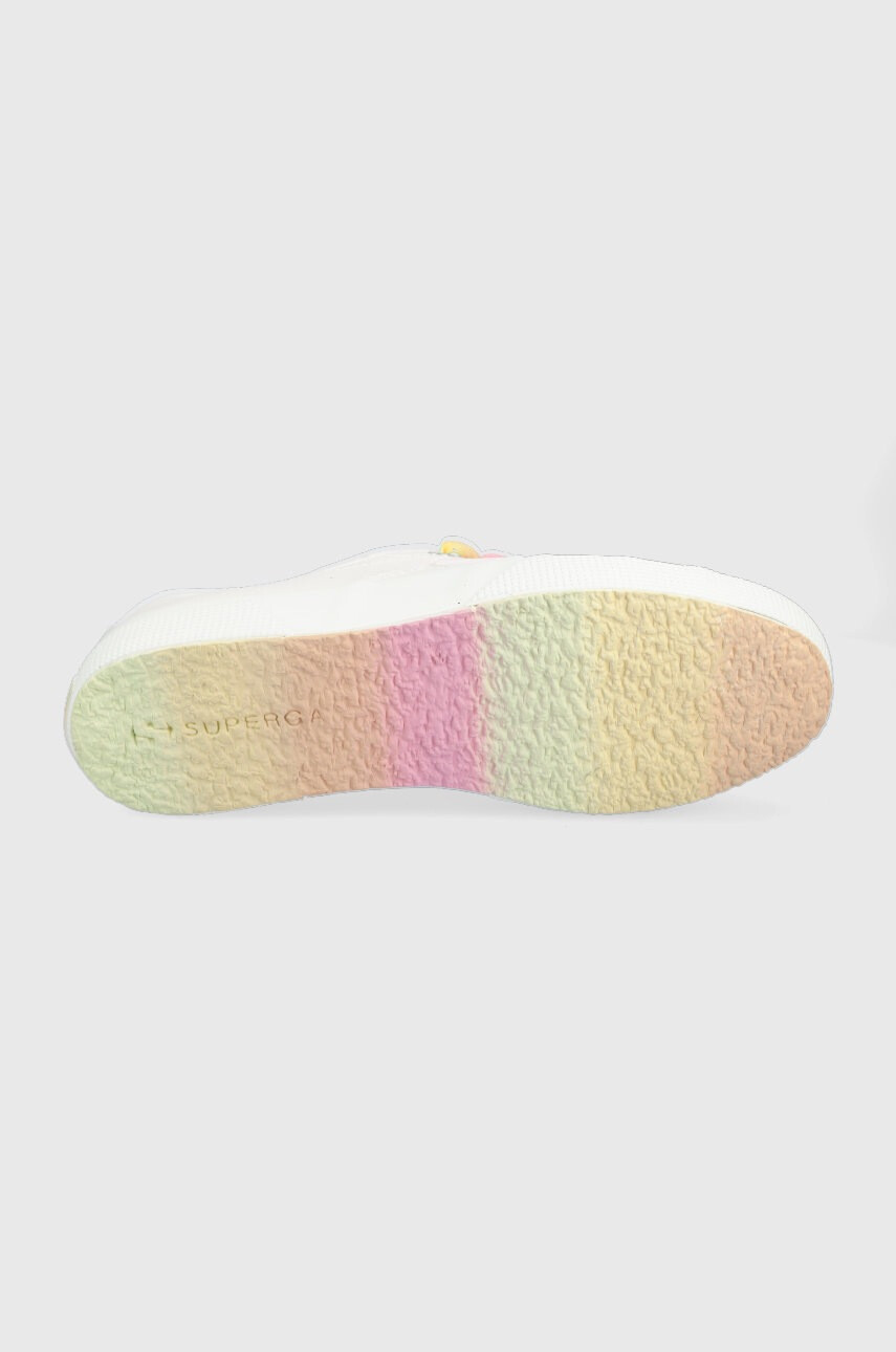 Superga Ниски кецове в бяло - Pepit.bg