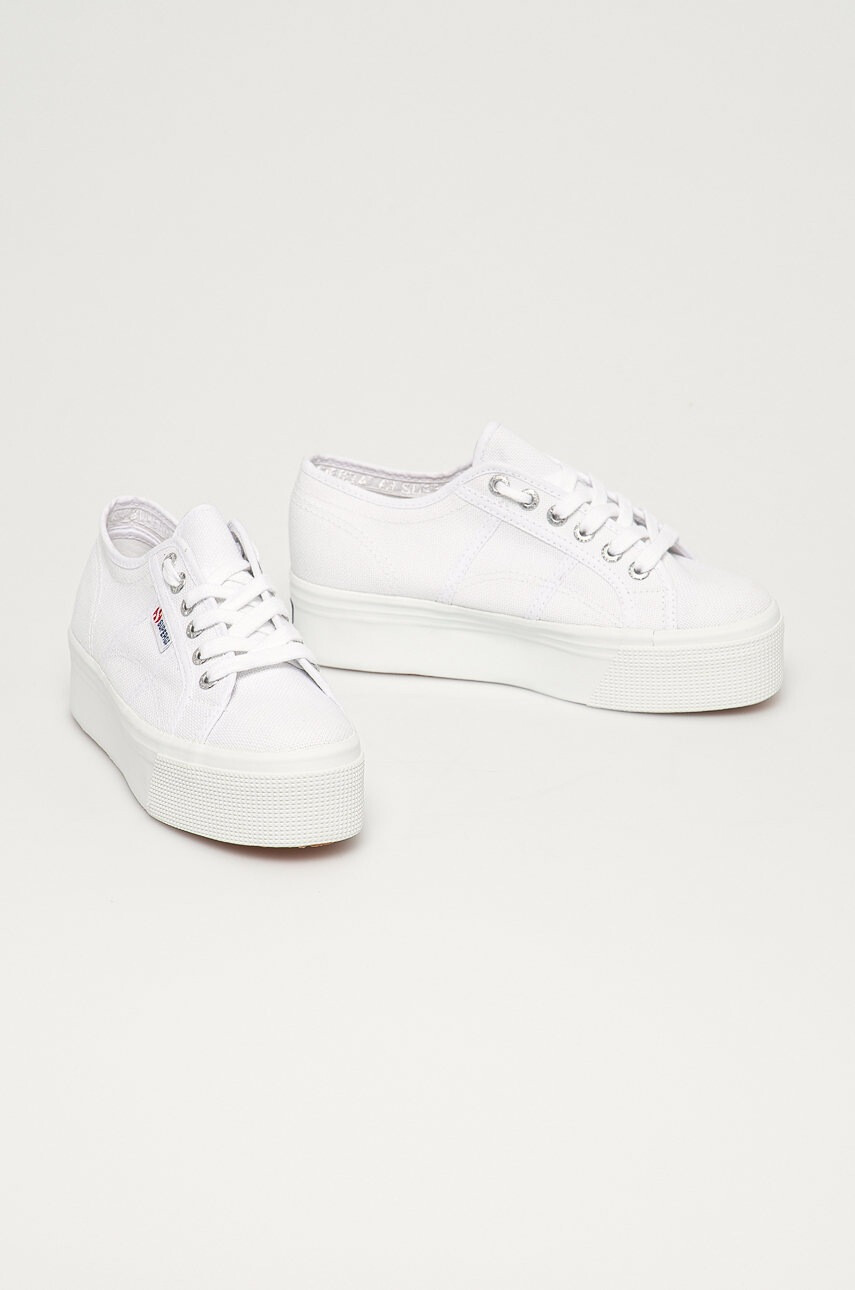 Superga Ниски кецове дамски в бяло - Pepit.bg