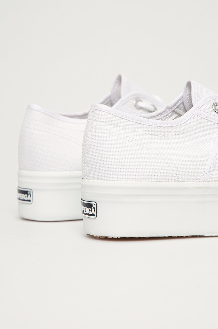 Superga Ниски кецове дамски в бяло - Pepit.bg