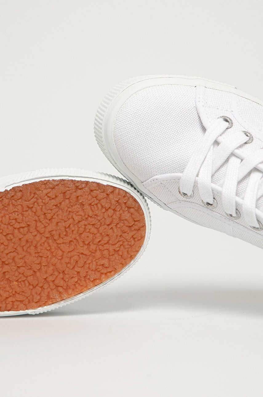 Superga Ниски кецове дамски в бяло - Pepit.bg