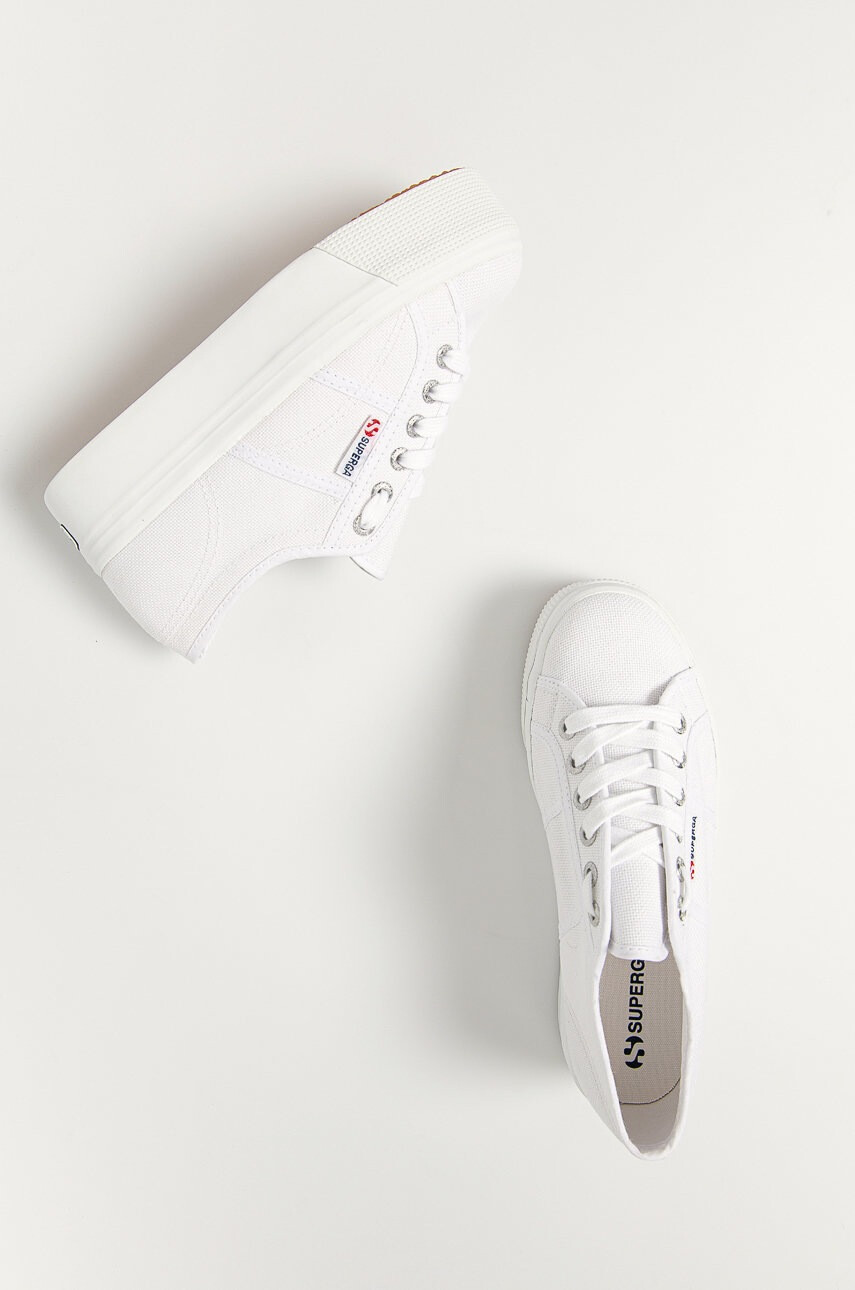 Superga Ниски кецове дамски в бяло - Pepit.bg