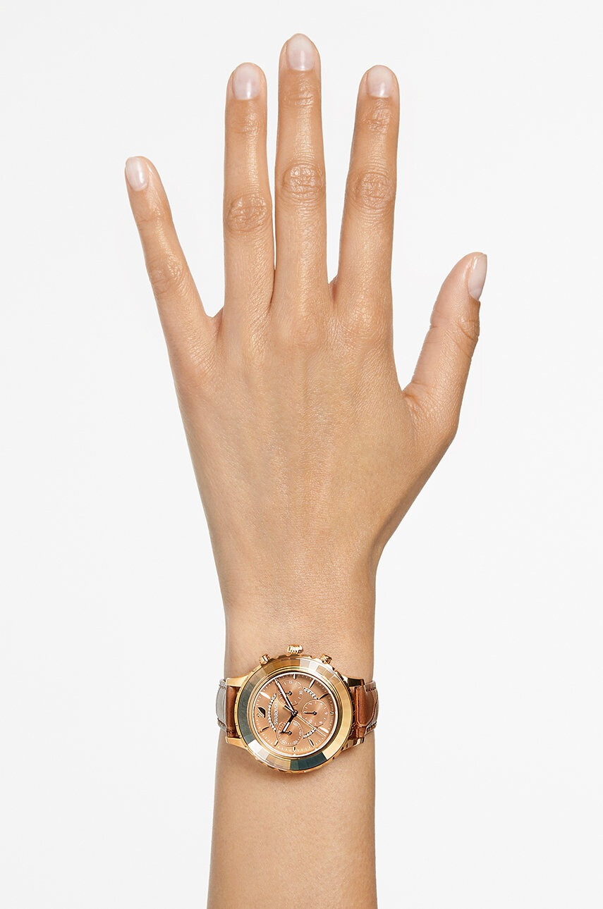 Swarovski Часовник 5632260 OCTEA LUX CHRONO дамски в кафяво - Pepit.bg