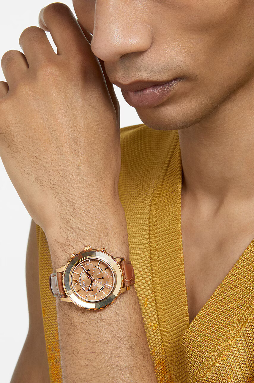 Swarovski Часовник 5632260 OCTEA LUX CHRONO дамски в кафяво - Pepit.bg