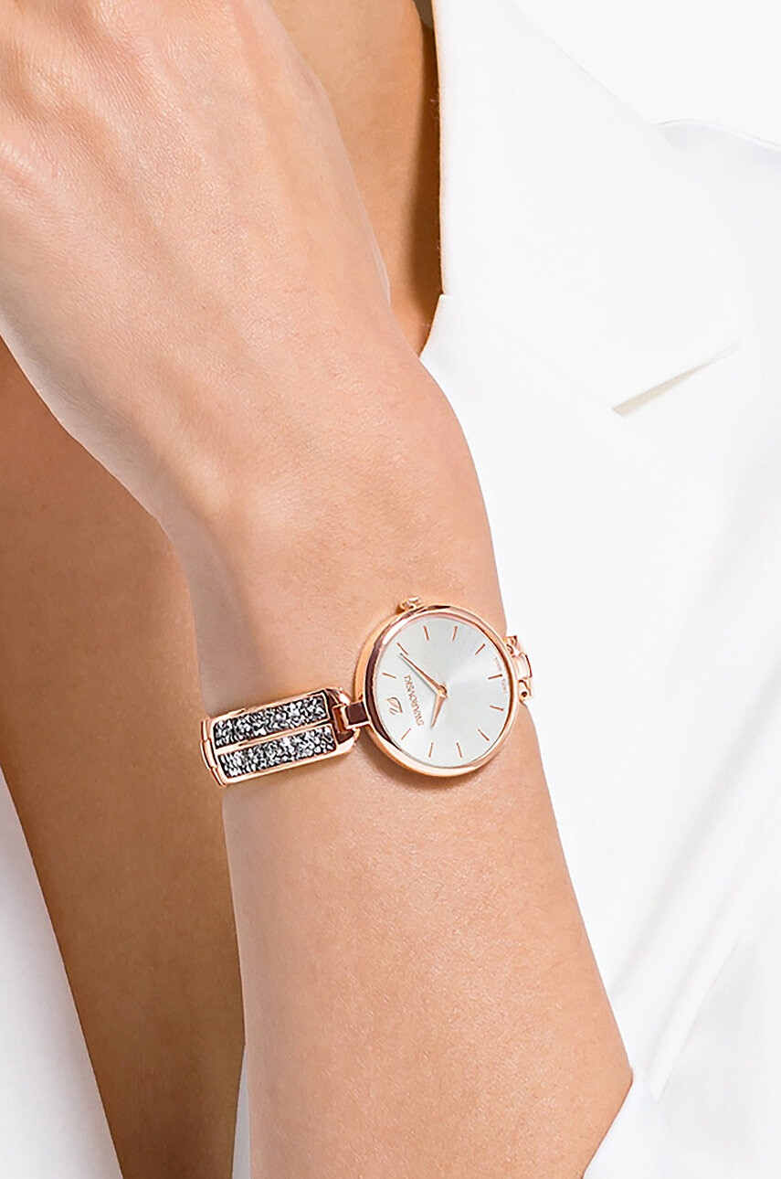 Swarovski Часовник дамски в сиво - Pepit.bg