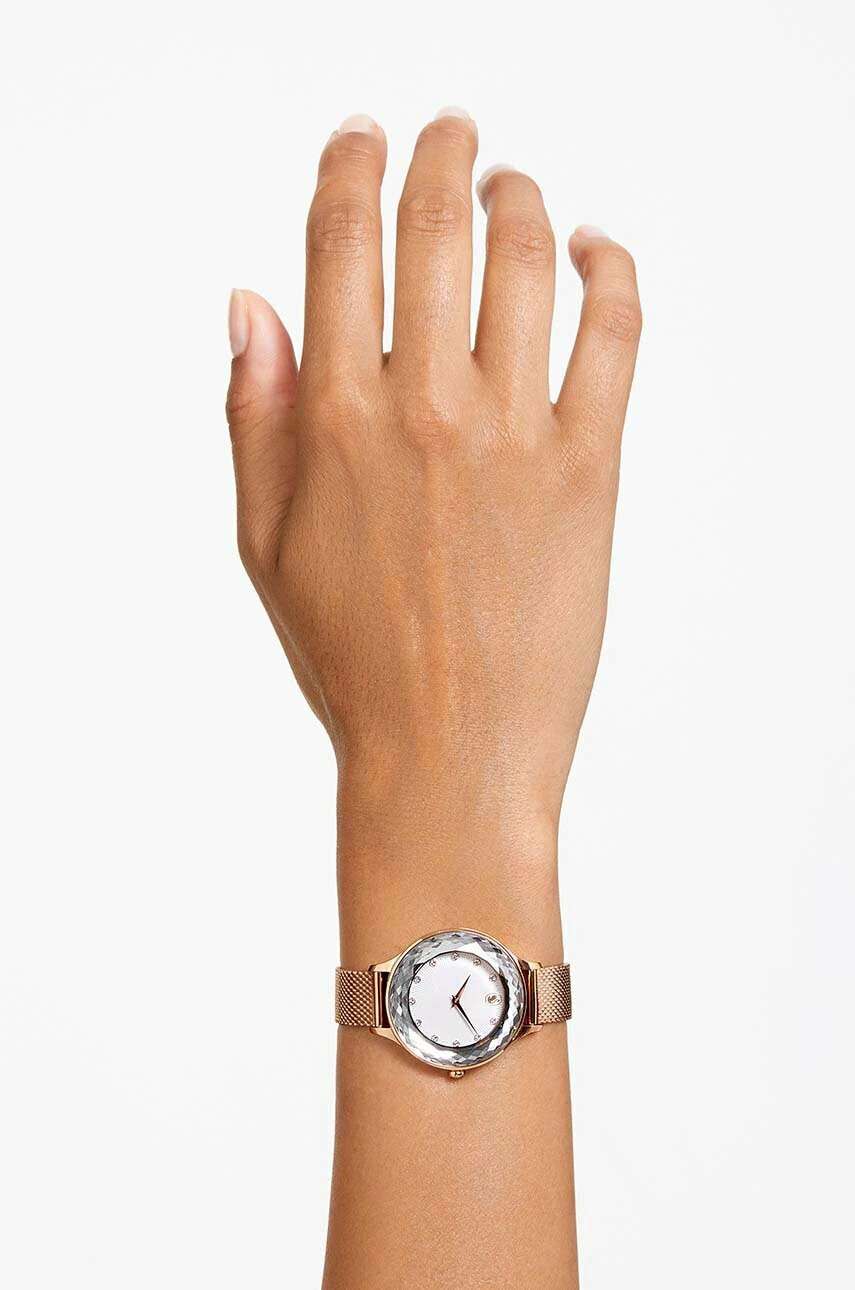 Swarovski Часовник OCTEA NOVA 5650011 дамски в златисто - Pepit.bg