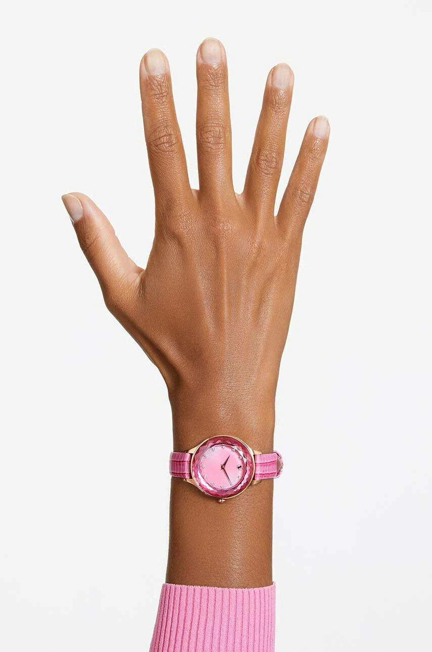 Swarovski Часовник OCTEA NOVA 5650030 дамски в розово - Pepit.bg