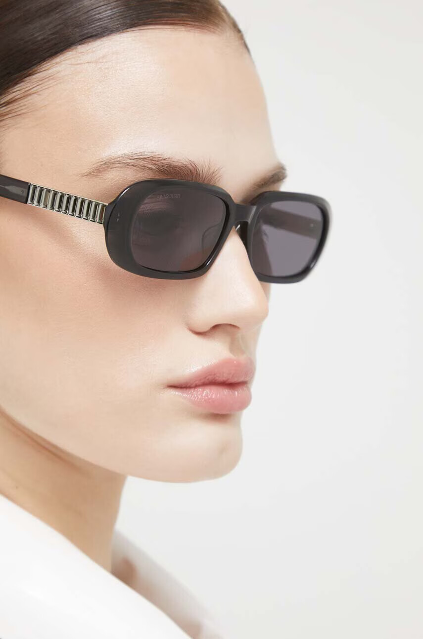 Swarovski Слънчеви очила 56499035 MATRIX в черно - Pepit.bg