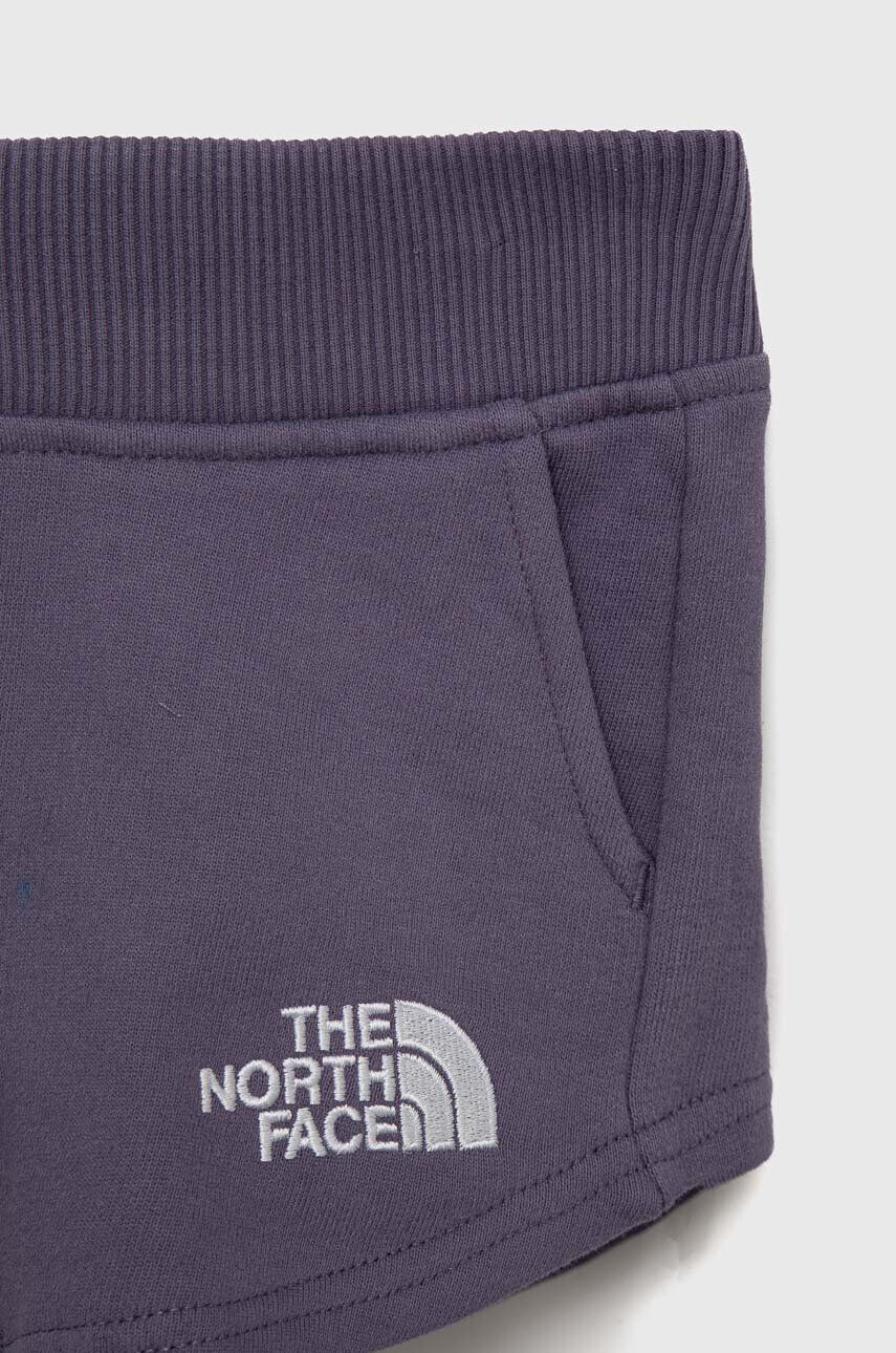 The North Face Детски памучен къс панталон в лилаво с апликация - Pepit.bg