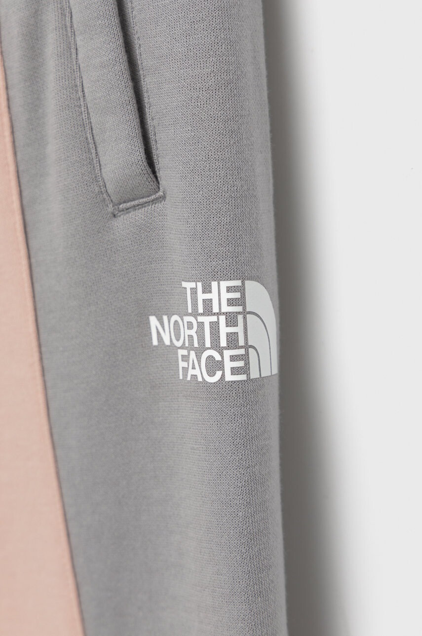The North Face Детски панталони в розово с десен - Pepit.bg