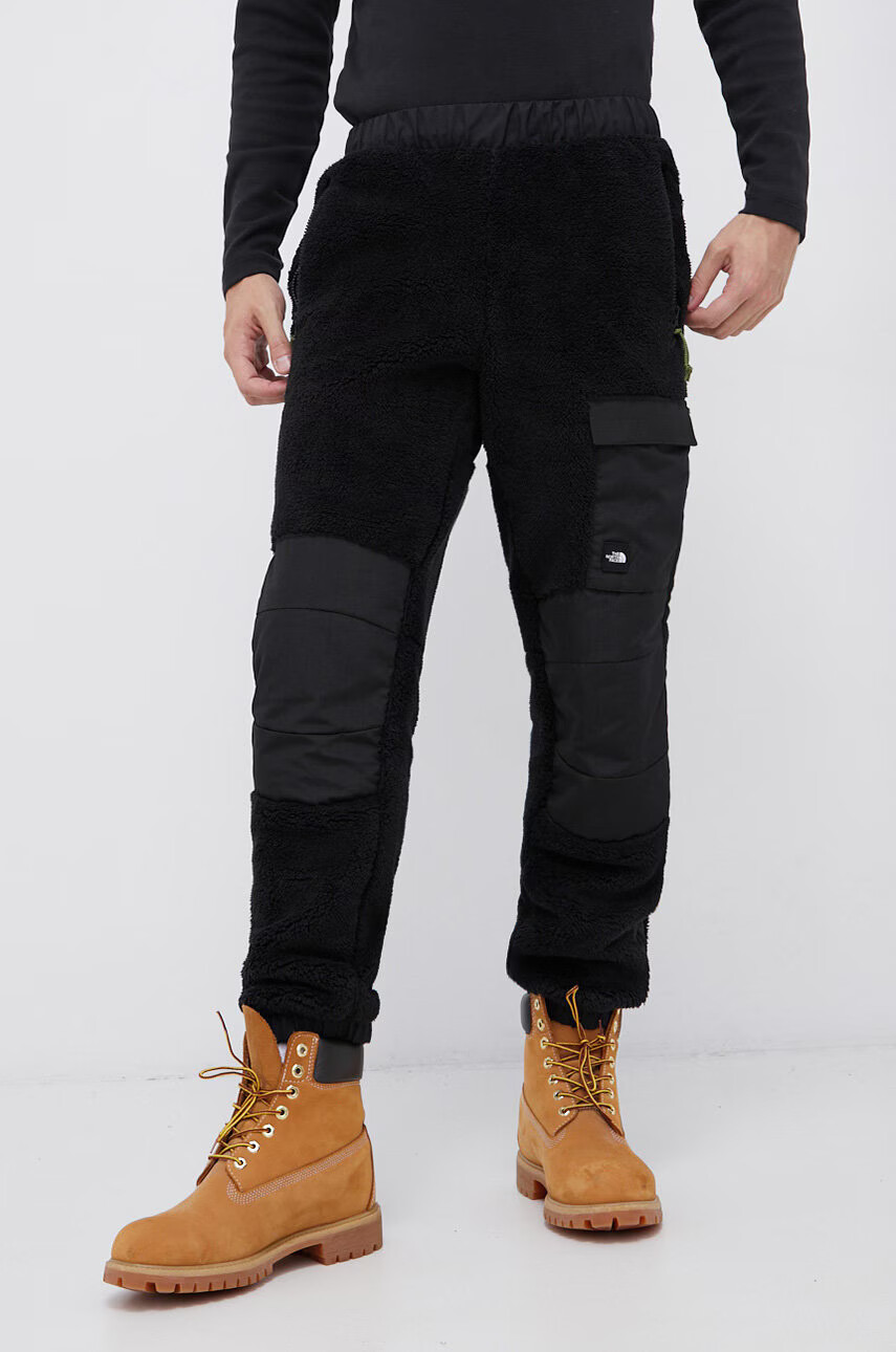 The North Face Панталон мъжки в черно с кройка тип jogger - Pepit.bg