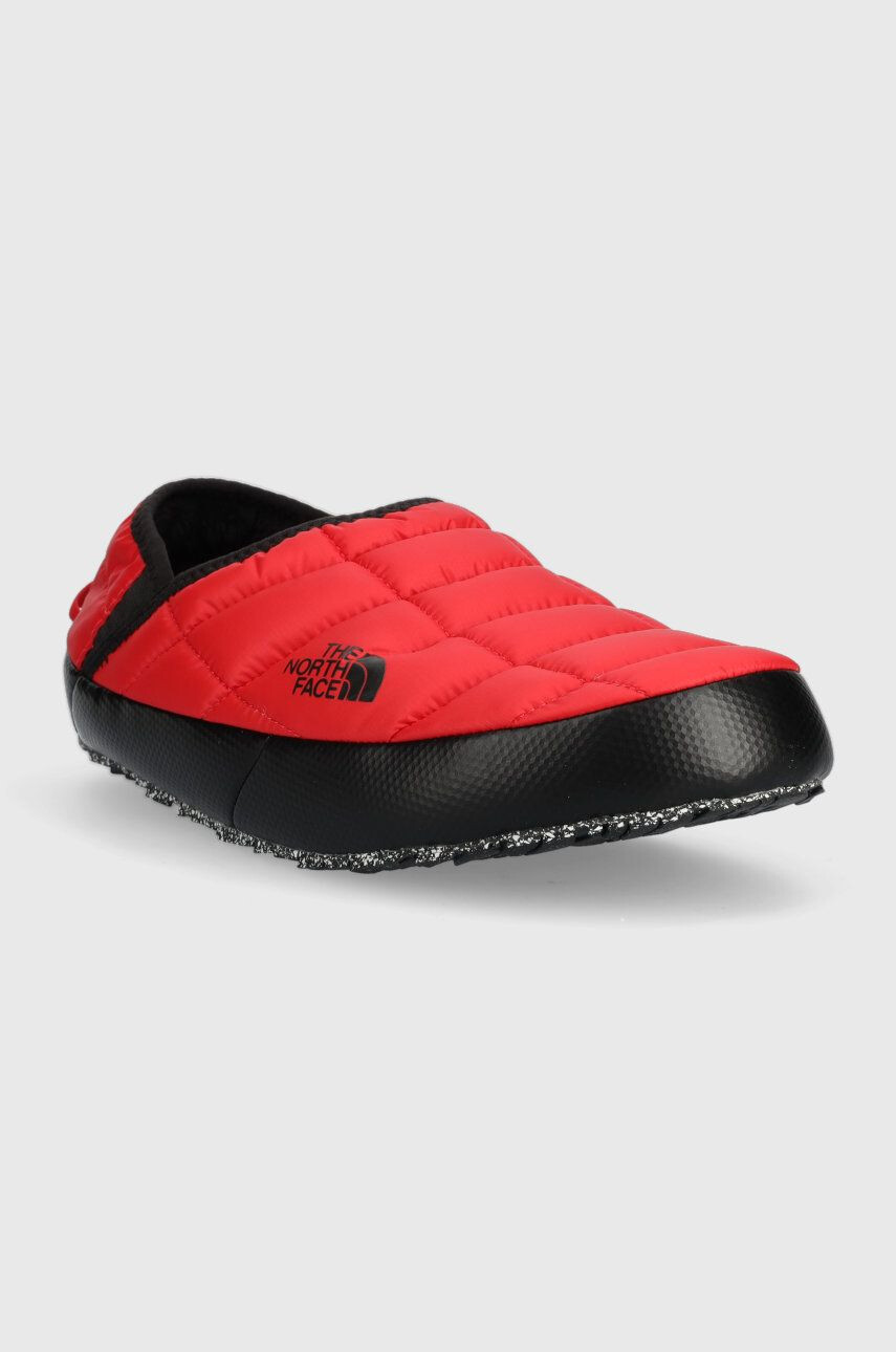 The North Face Пантофи Men S Thermoball Traction Mule V в червено - Pepit.bg