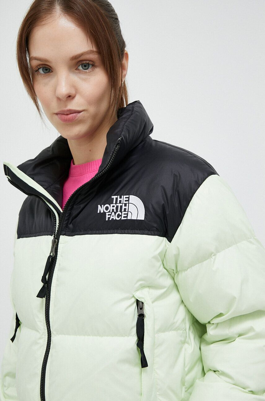 The North Face Пухено яке NUPTSE SHORT JACKET в зелено със зимна изолация - Pepit.bg