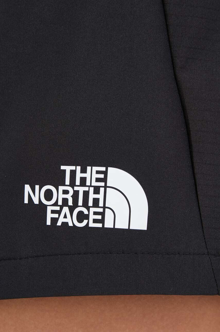 The North Face Спортен къс панталон Mountain Athletics в розово с изчистен дизайн със стандартна талия - Pepit.bg