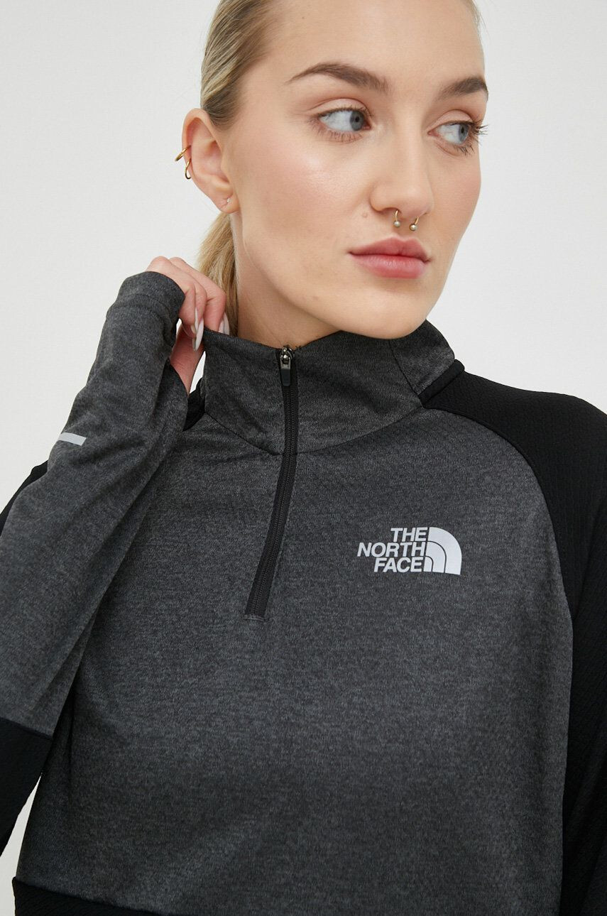 The North Face Спортен суичър в черно с десен - Pepit.bg