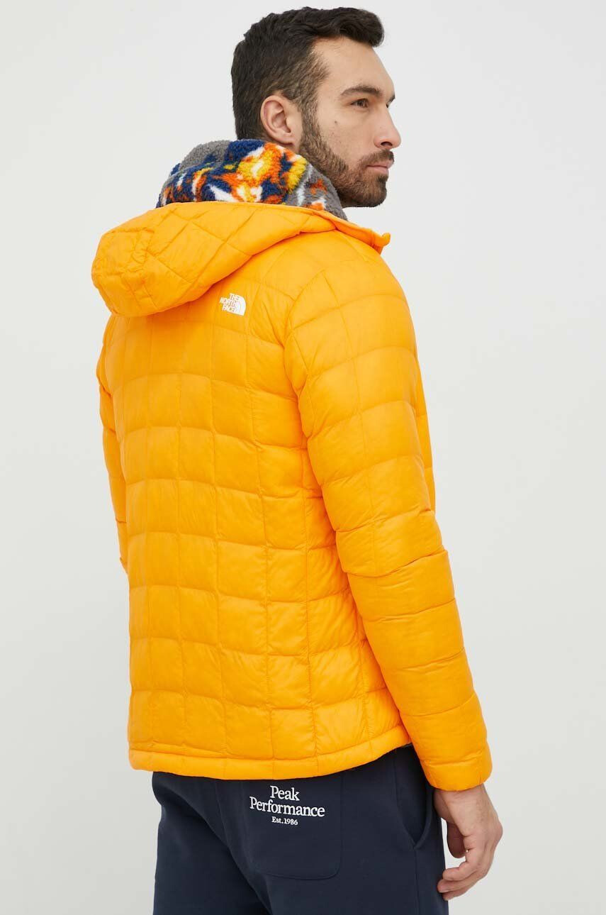 The North Face Спортно яке Thermoball Eco 2.0 в оранжево - Pepit.bg