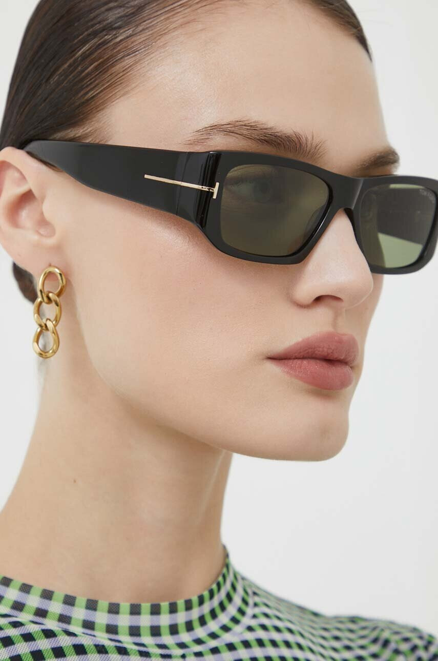 Tom Ford Слънчеви очила в черно - Pepit.bg