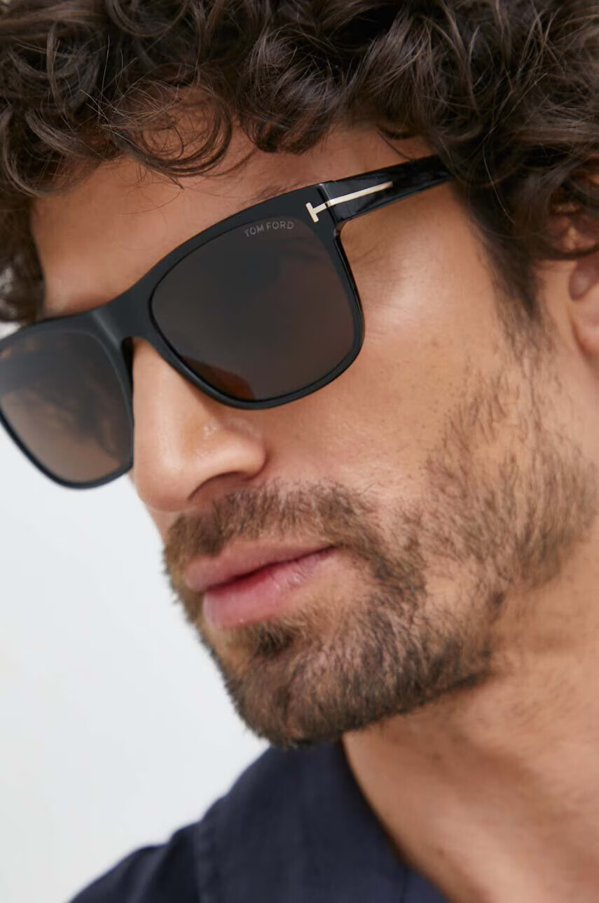 Tom Ford Слънчеви очила в черно - Pepit.bg