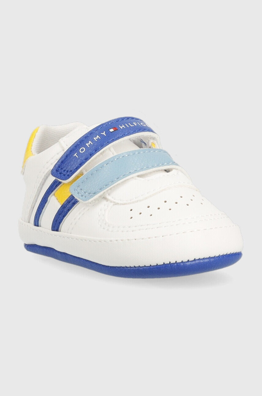 Tommy Hilfiger Бебешки маратонки в бяло - Pepit.bg